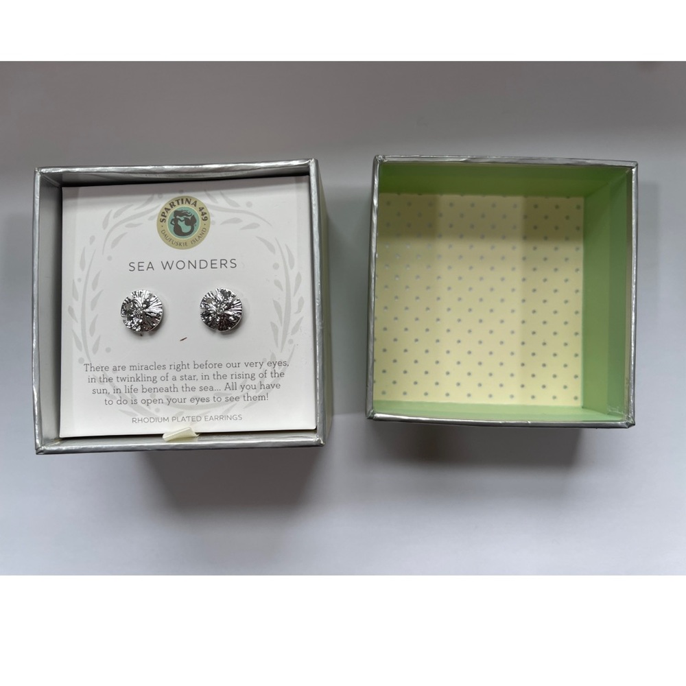 Sea La Vie Sea Wonders Earrings NWT